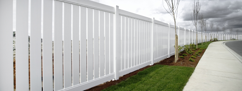 Everlast Vinyl Fencing of Edmonton